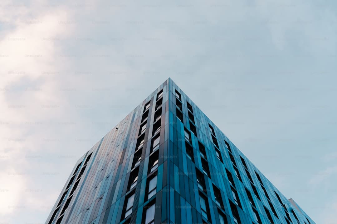 青年早新闻｜现场！驻香港部队安排第二十八次建制单位轮换